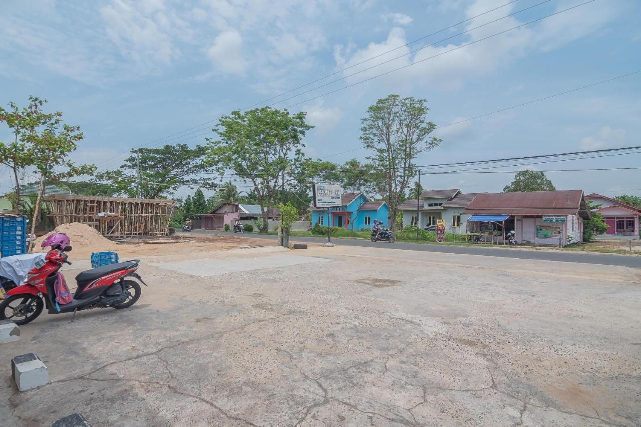 Hotel Reddoorz Syariah At Jalan Cilik Riwut Kapuas Kualakapuas Exterior foto