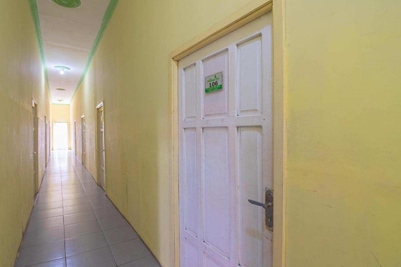 Hotel Reddoorz Syariah At Jalan Cilik Riwut Kapuas Kualakapuas Exterior foto