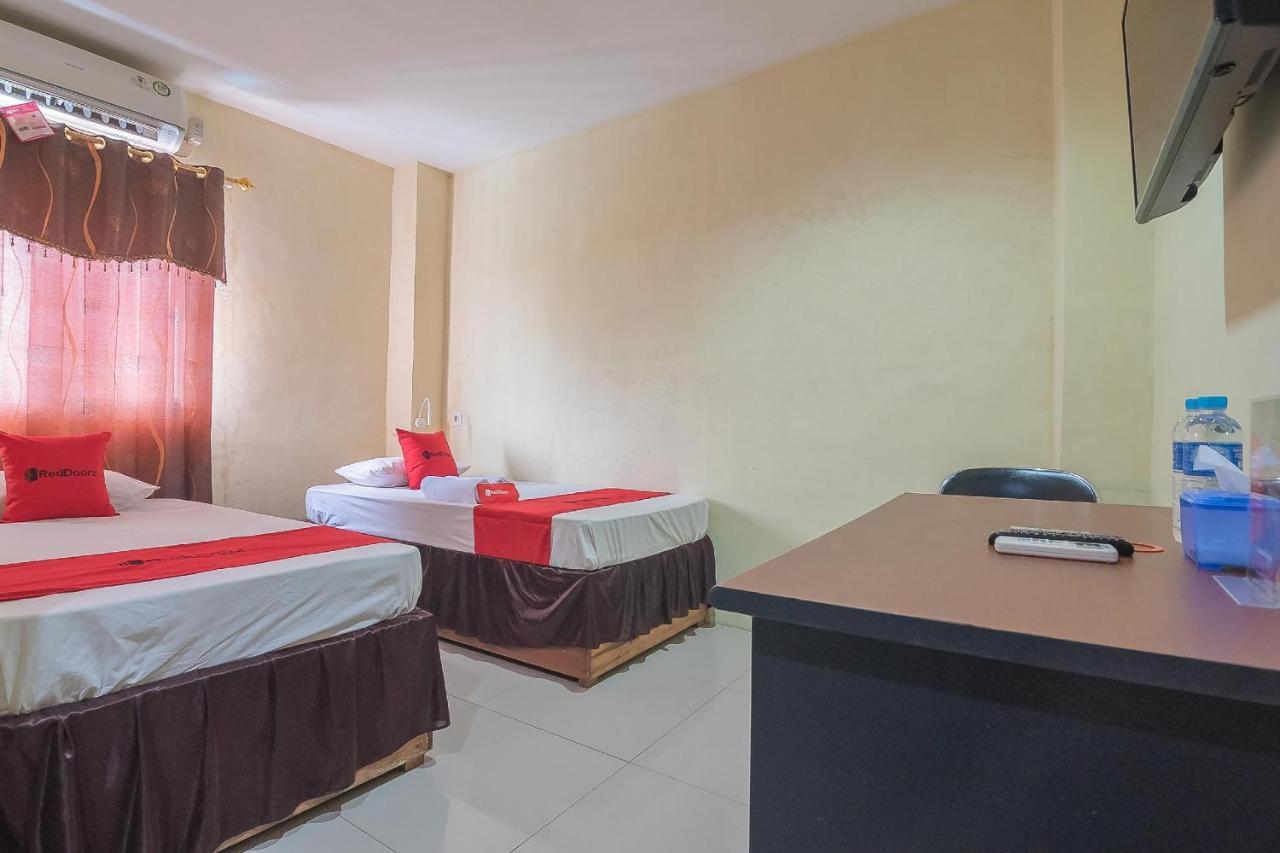 Hotel Reddoorz Syariah At Jalan Cilik Riwut Kapuas Kualakapuas Exterior foto