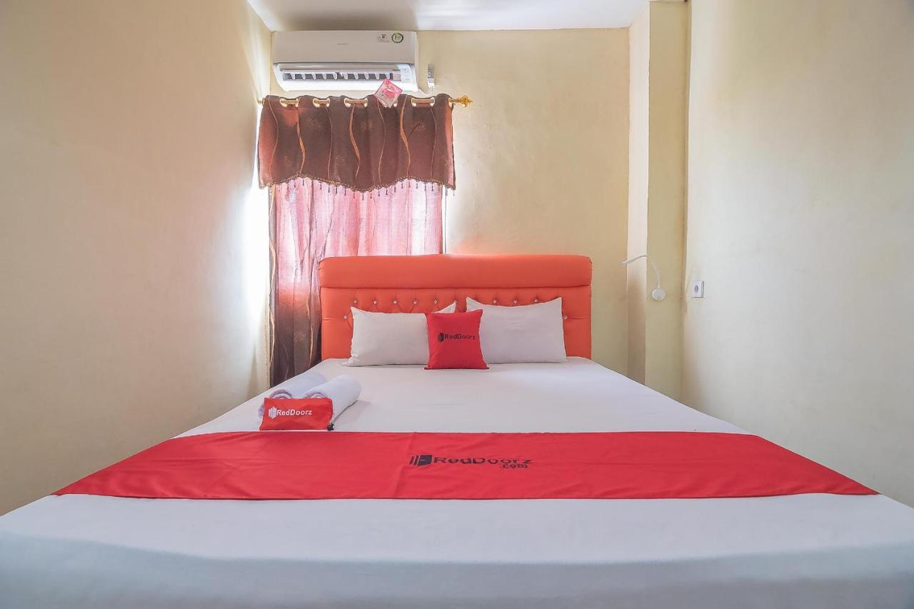 Hotel Reddoorz Syariah At Jalan Cilik Riwut Kapuas Kualakapuas Exterior foto